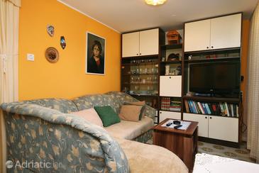 Living room Malinska, Living room in the apartment, dopusteni kucni ljubimci i WIFI.