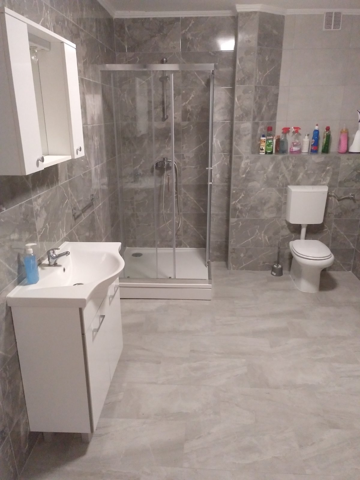 Three bedroom apartment with terrace and sea view Zavalatica, Korčula  A-a