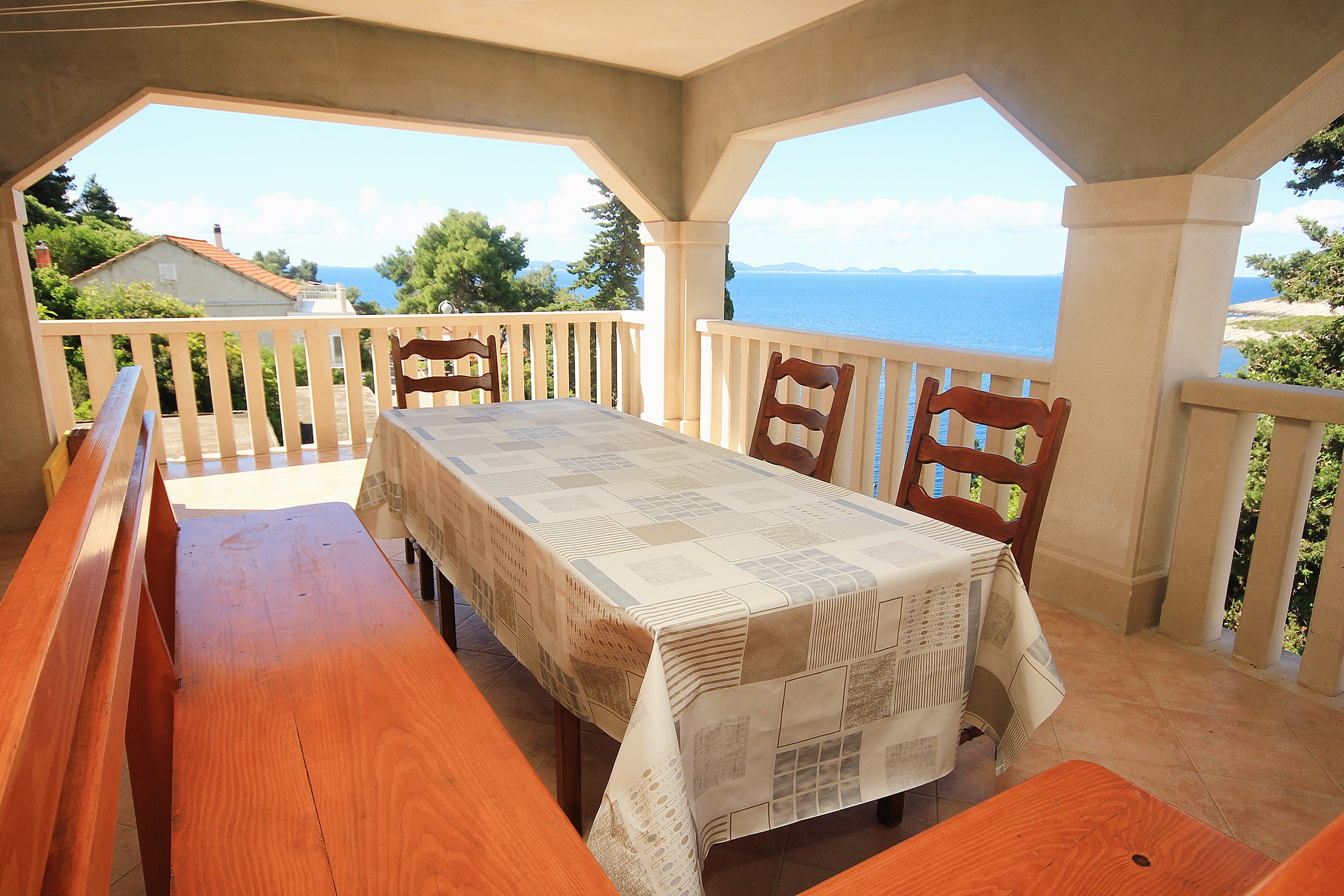 Three bedroom apartment with terrace and sea view Zavalatica, Korčula  A-a