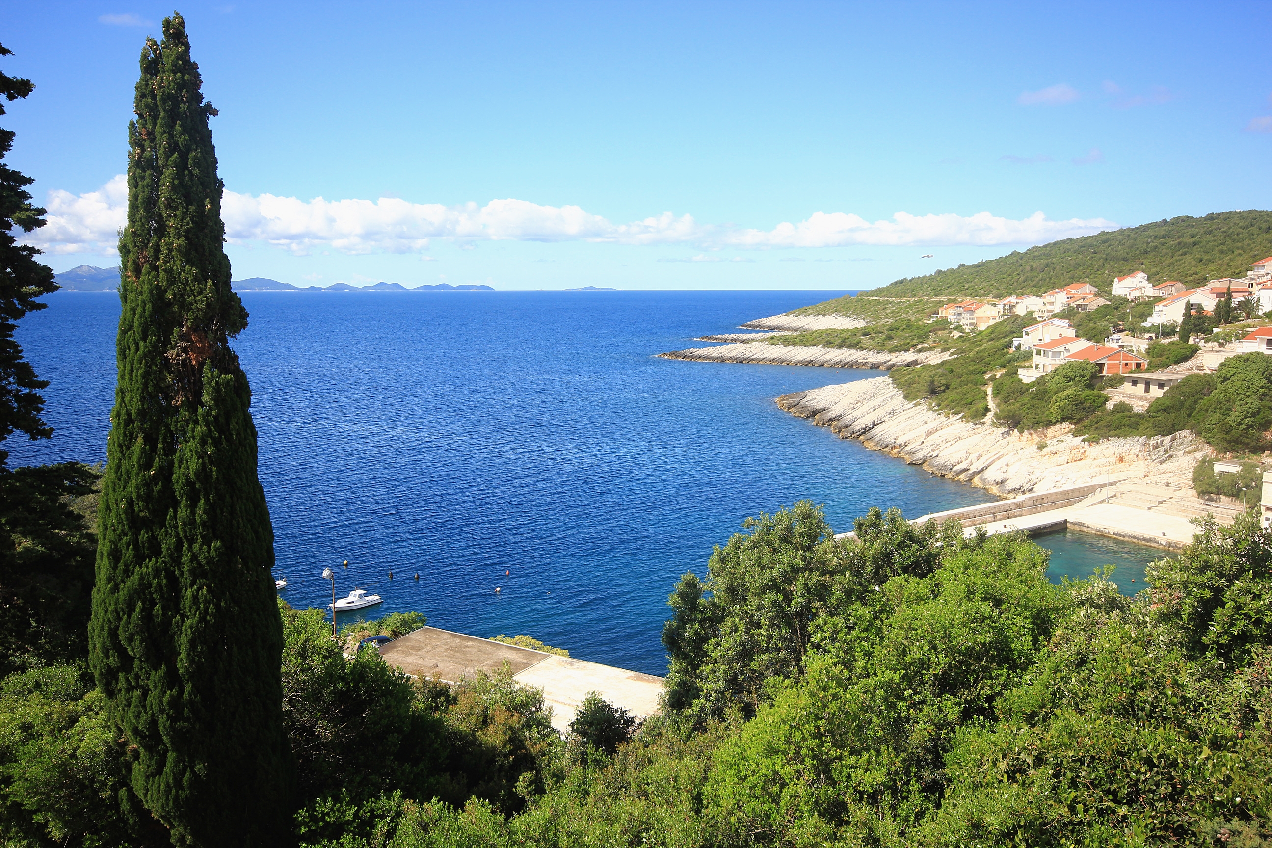 Three bedroom apartment with terrace and sea view Zavalatica, Korčula  A-a
