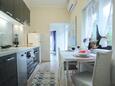 Jídelna Malinska, Jídelna v ubytování typu studio-apartment, s klimatizací a WiFi.