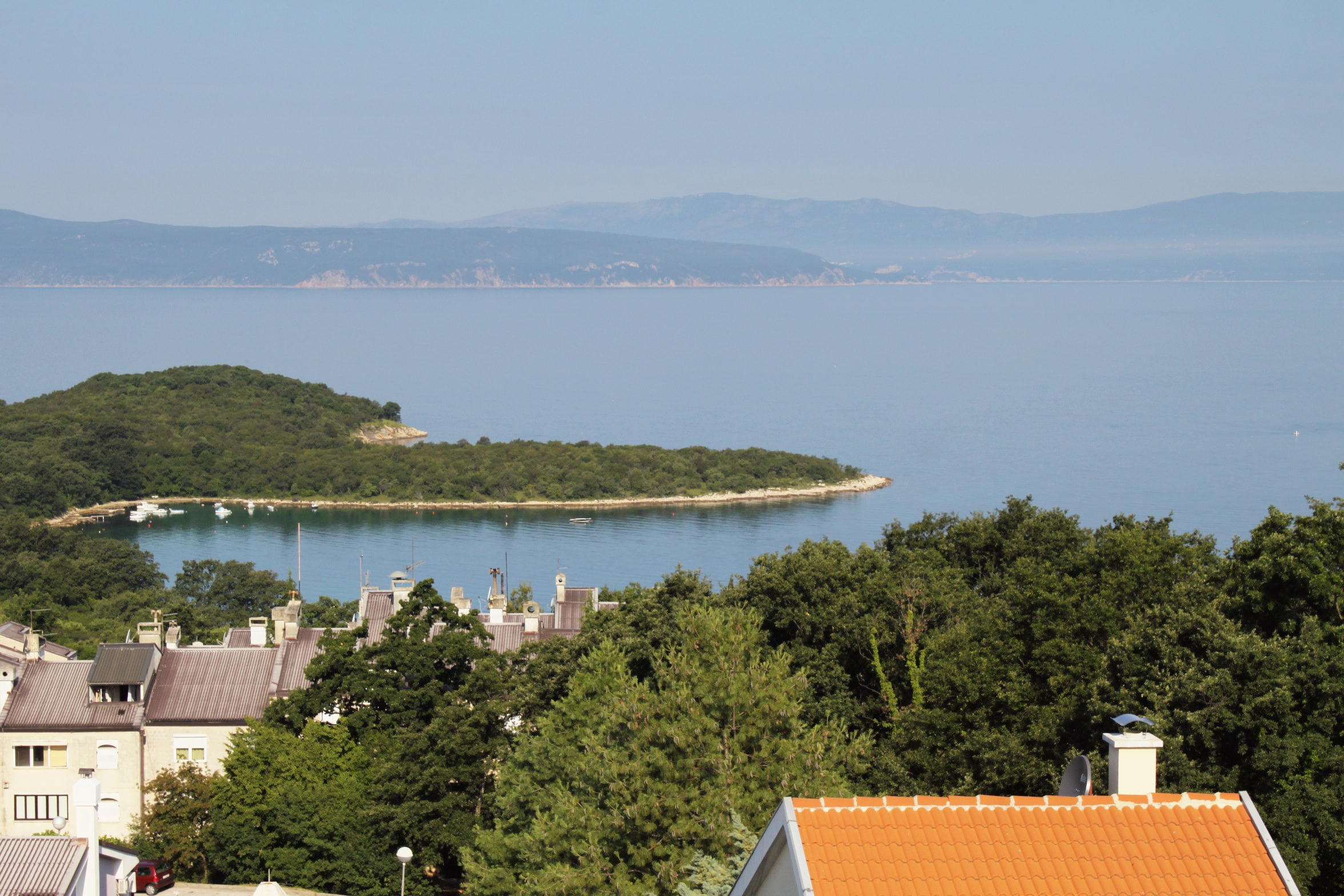 One bedroom apartment with terrace and sea view Njivice, Krk  A-b