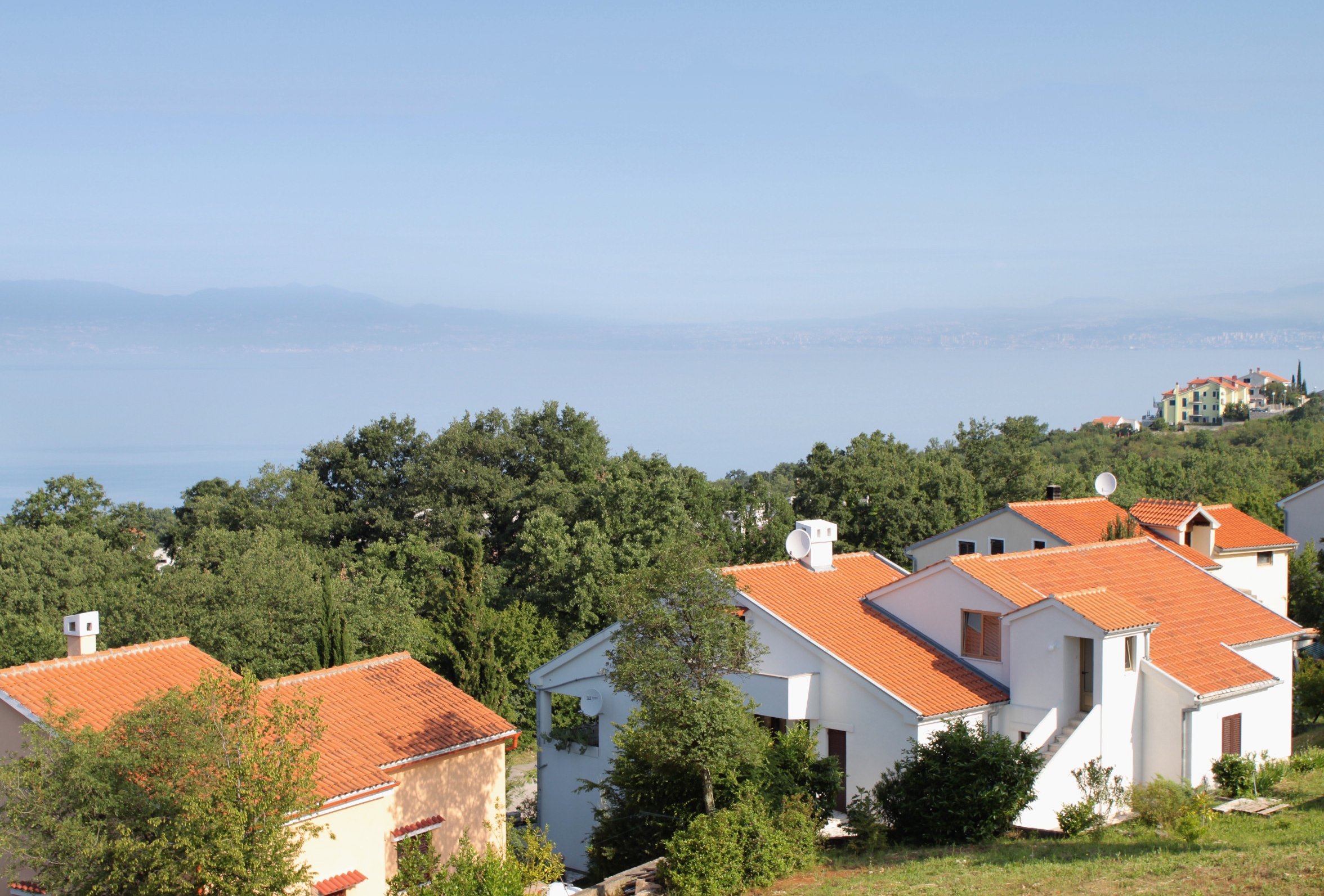 One bedroom apartment with terrace and sea view Njivice, Krk  A-e