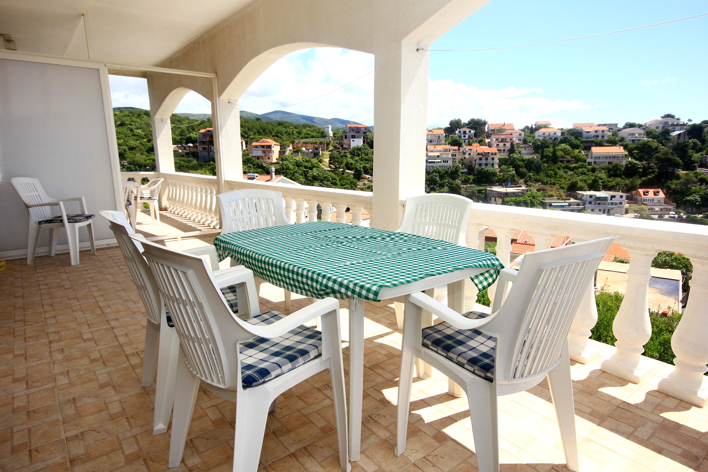 Three bedroom apartment with terrace and sea view Zavalatica, Korčula  A-a