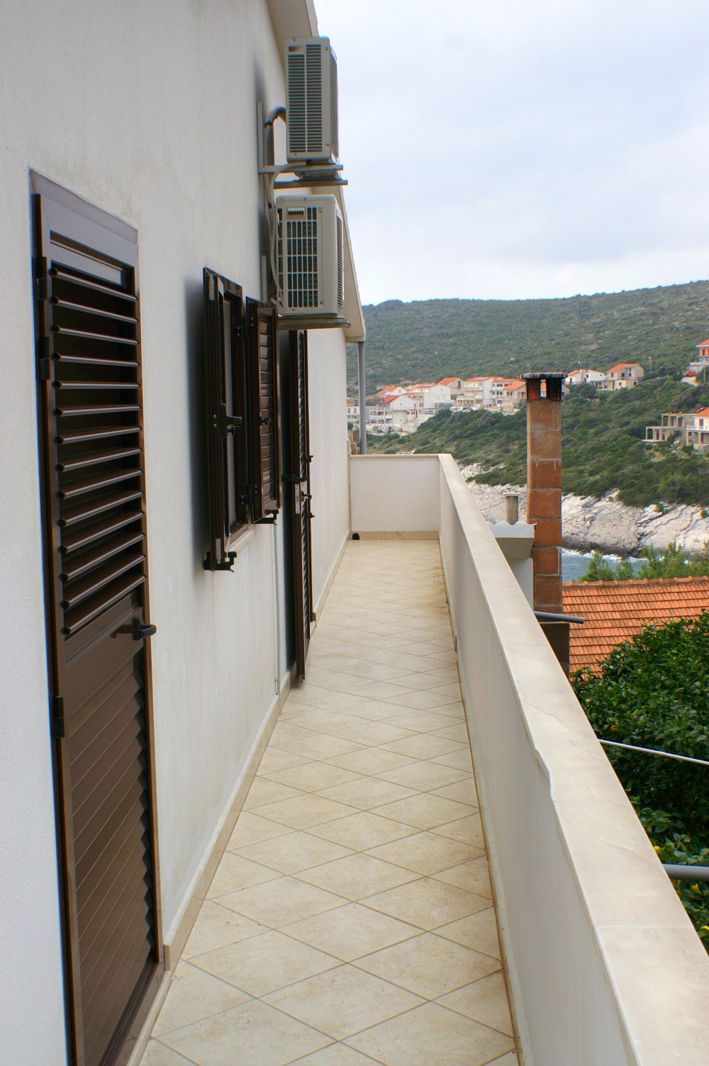 Three bedroom apartment with terrace and sea view Zavalatica, Korčula  A-c