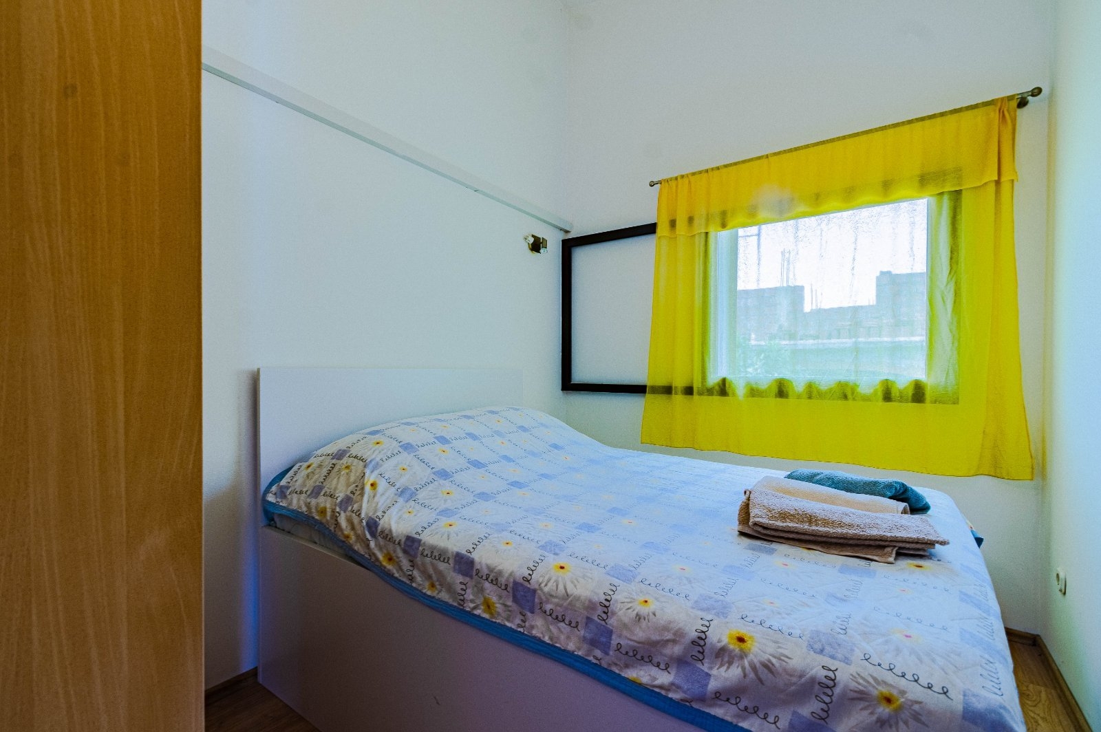 Three bedroom apartment with terrace and sea view Zavalatica, Korčula  A-c