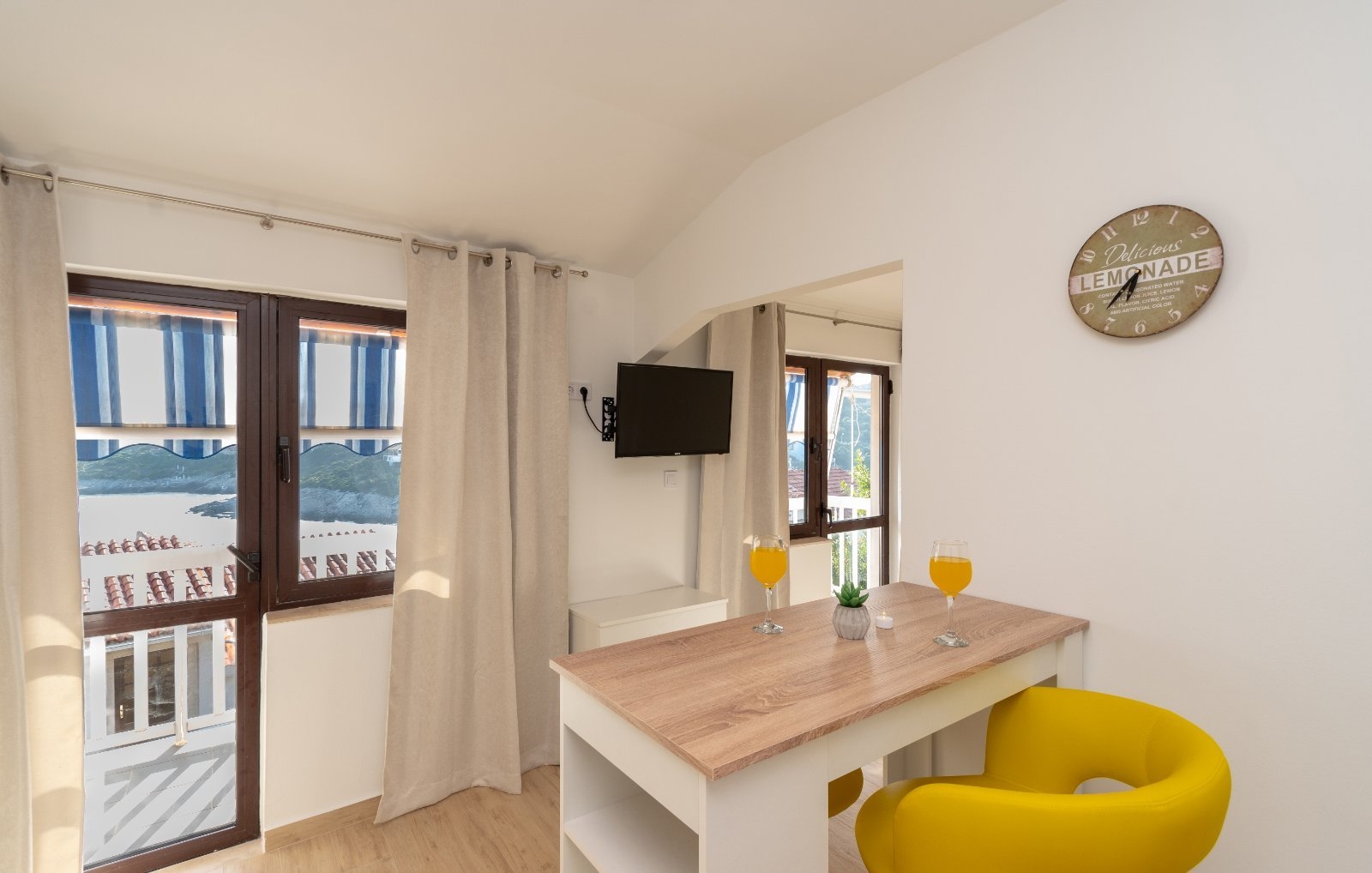 Studio flat with balcony and sea view Zavalatica, Korčula (AS-547-d)