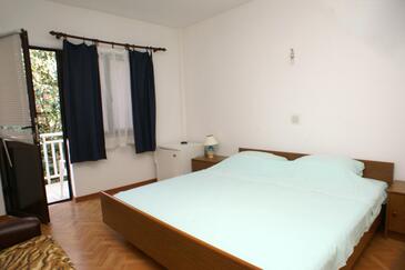 Bedroom Zavalatica, Bedroom in the room, air condition available, (pet friendly) and WiFi.
