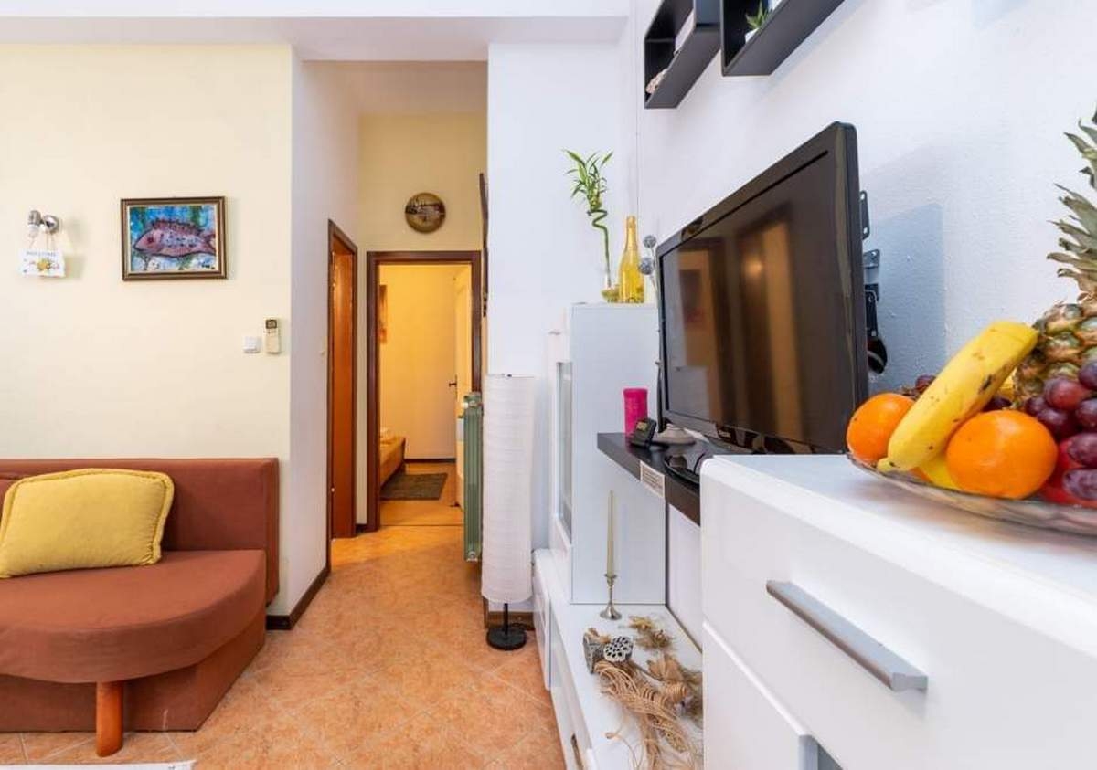 One bedroom apartment with terrace Selce, Crikvenica  A-b