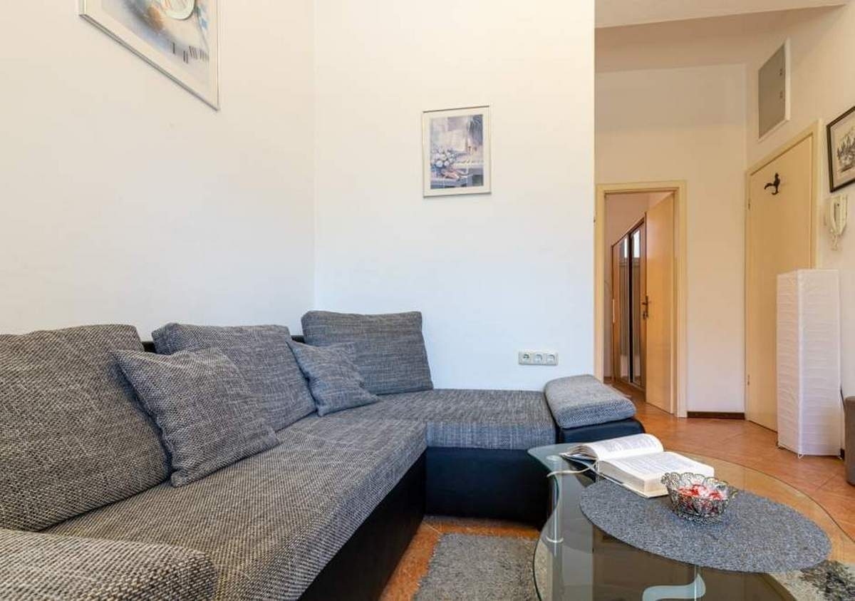 One bedroom apartment with terrace Selce, Crikvenica (A-5477-c)