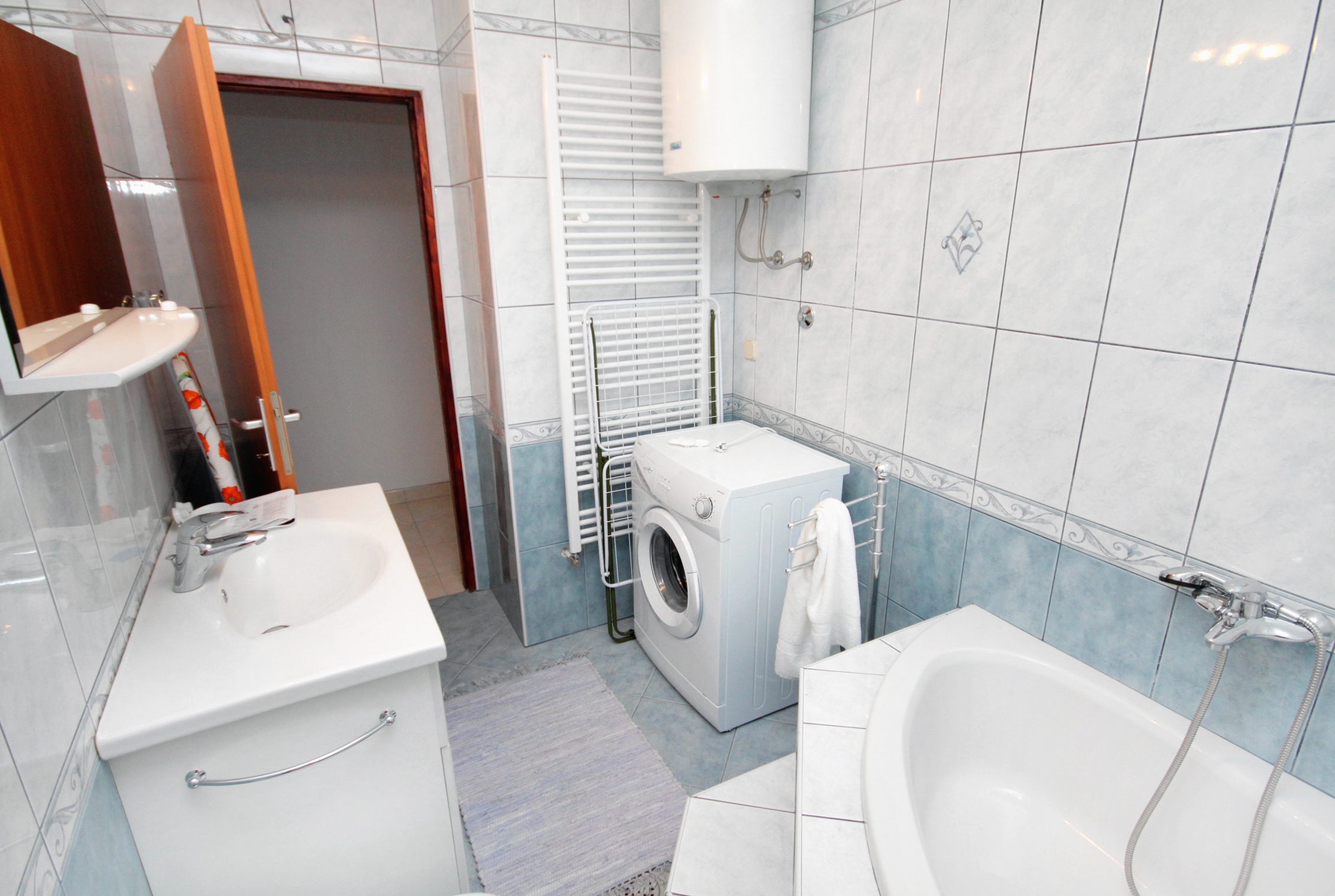 Two bedroom apartment with terrace and sea view Novi Vinodolski  A-a