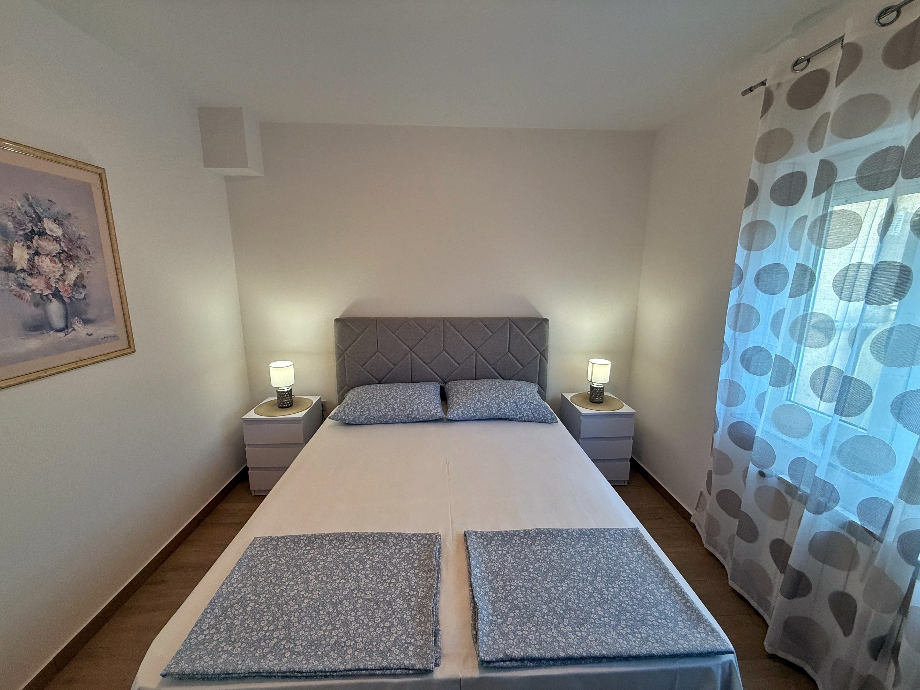 Two bedroom apartment with terrace Novi Vinodolski  A-a