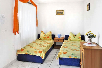 One bedroom apartment with terrace and sea view Crikvenica (A-5489-a)