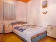 Sypialnia 2 Crikvenica, Sypialnia 2 w zakwaterowaniu typu apartment, Dostępna klimatyzacja, zwierzęta domowe są dozwolone i WiFi.