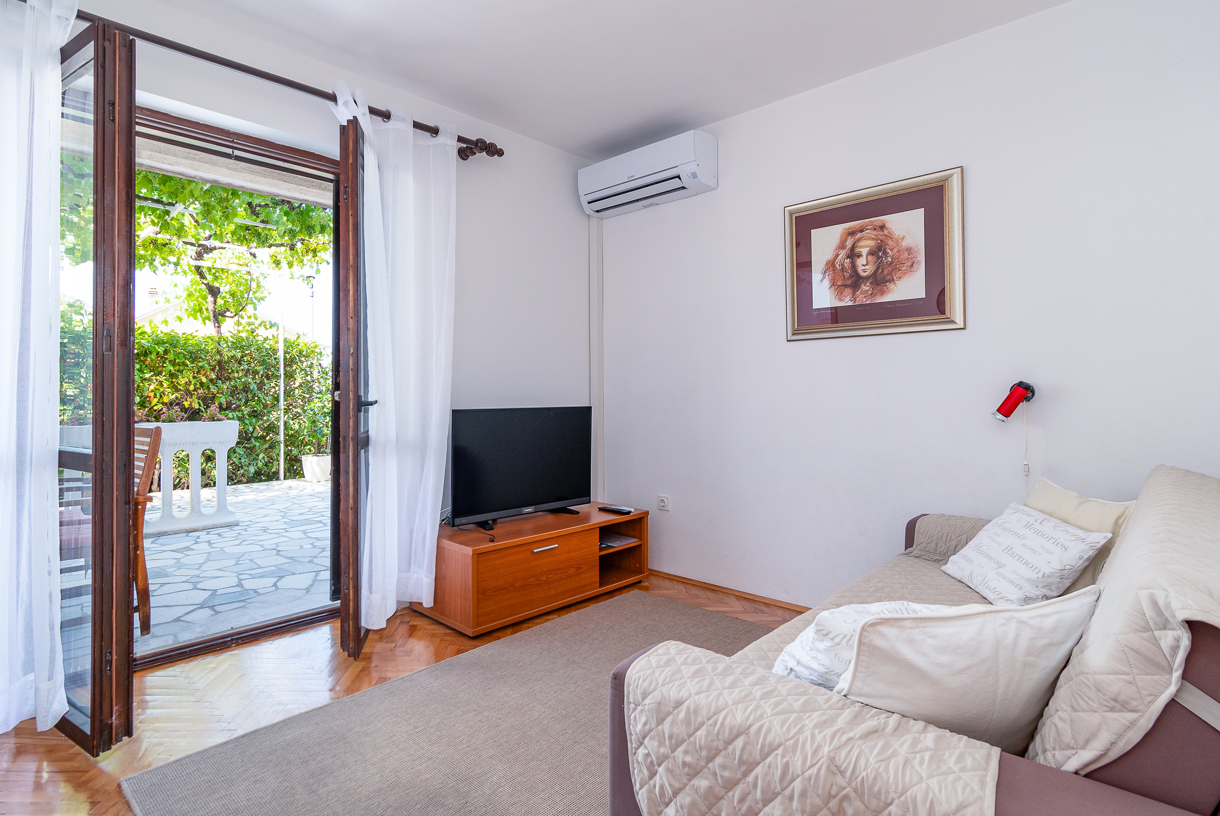 One bedroom apartment with terrace Crikvenica (A-5494-b) One bedroom apartment with terrace Crikvenica (A-5494-b)