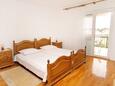 Ložnice 1 Selce, Ložnice 1 v ubytování typu apartment, s klimatizací, domácí mazlíčci povoleni a WiFi.