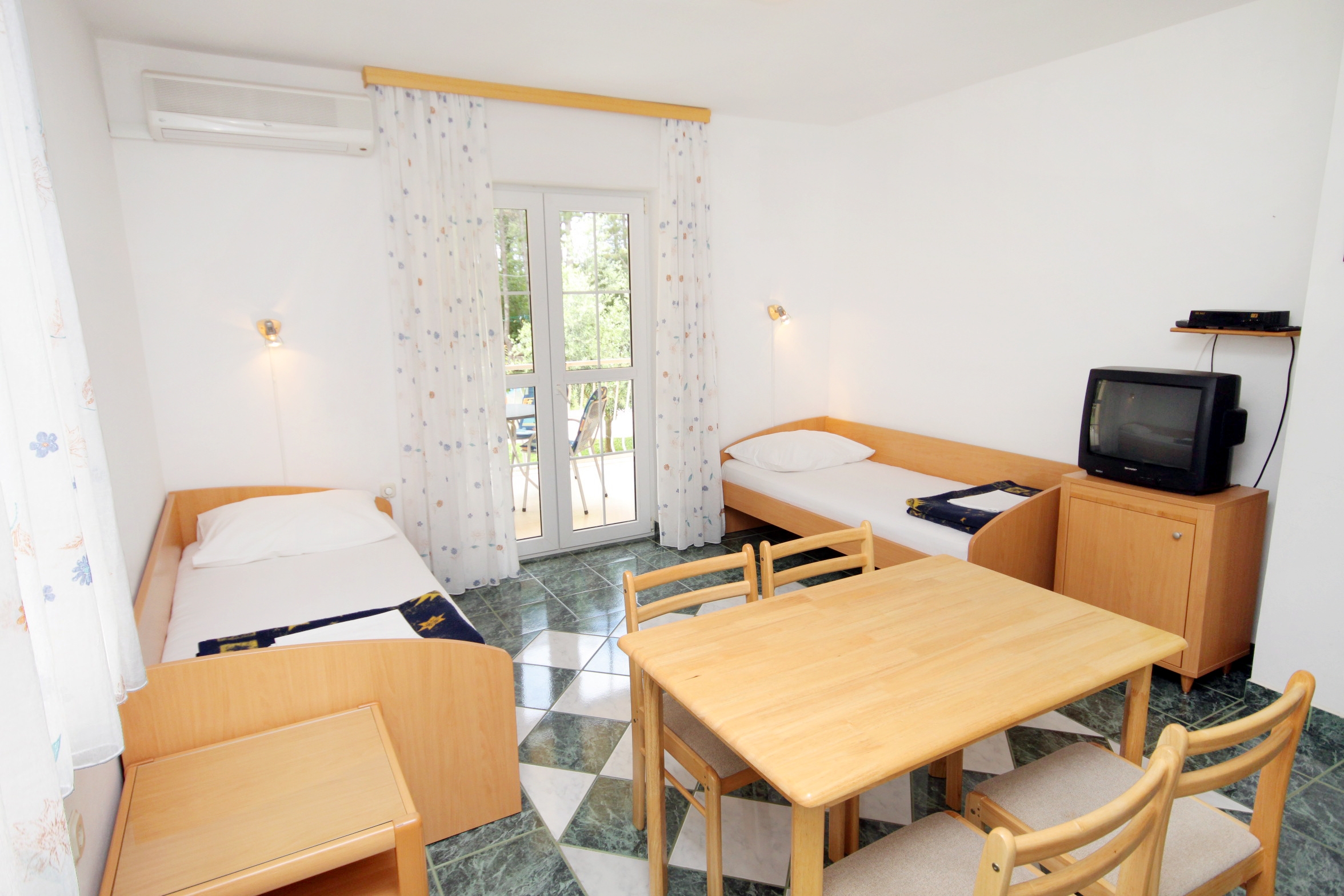 One bedroom apartment with terrace Jadranovo, Crikvenica (A-5521-a)