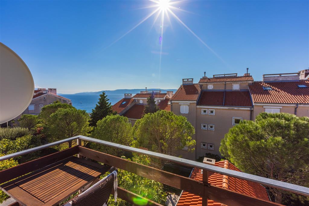 Comfortable and spacious house with terrace and sea view Novi Vinodolski  K