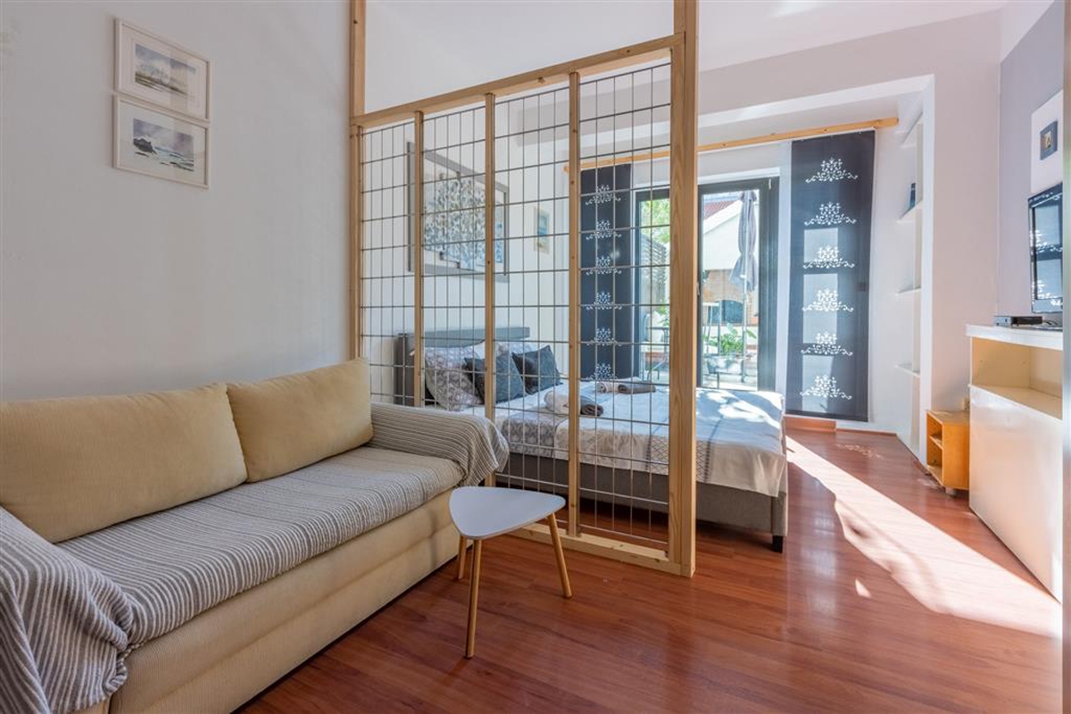Comfortable and spacious house with terrace and sea view Novi Vinodolski  K