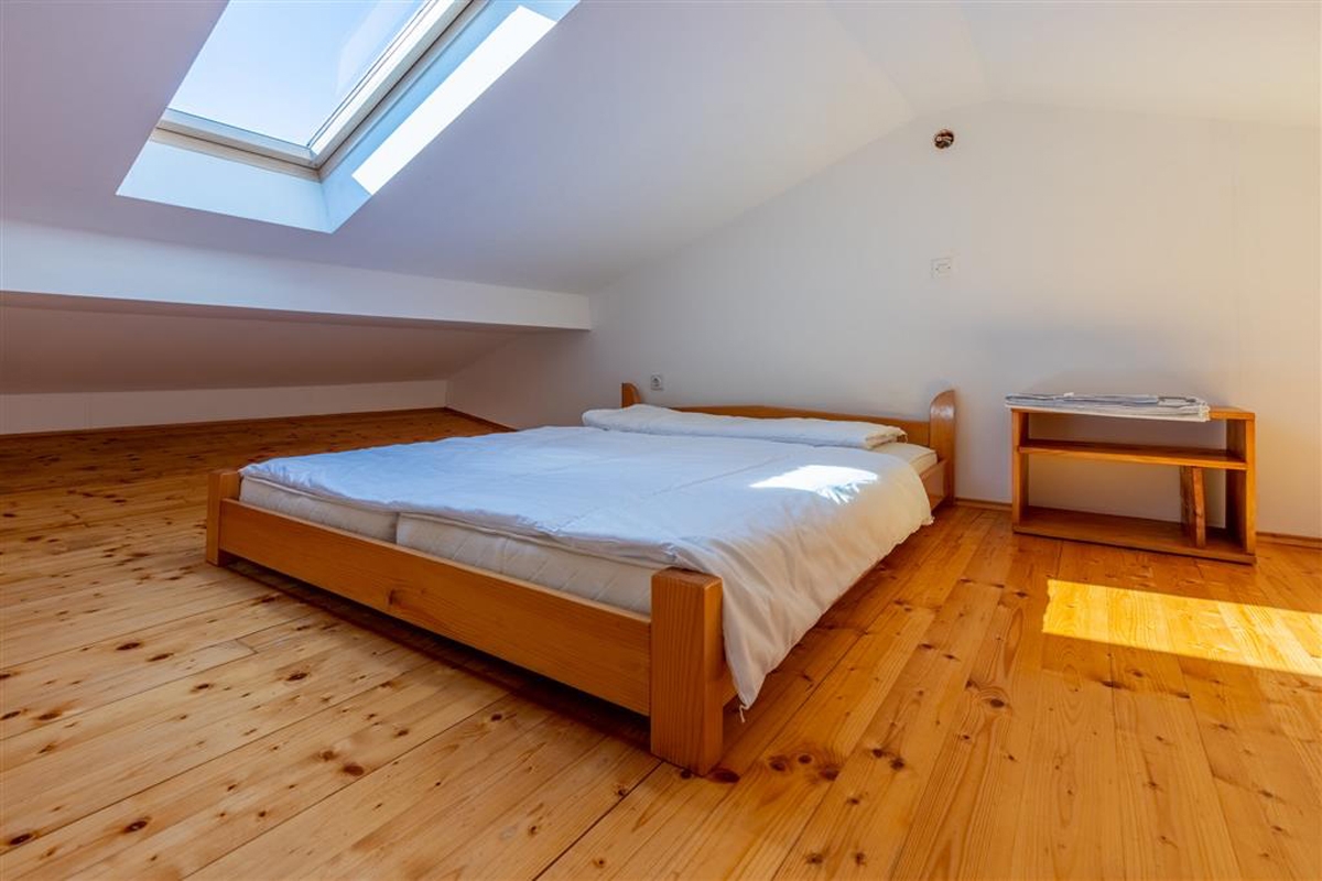 Comfortable and spacious house with terrace and sea view Novi Vinodolski  K