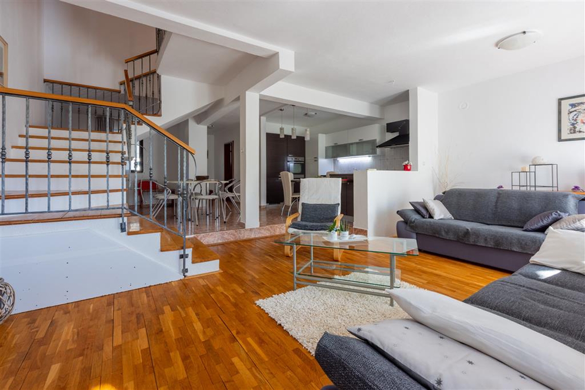 Top Novi Vinodolski Top Novi Vinodolski