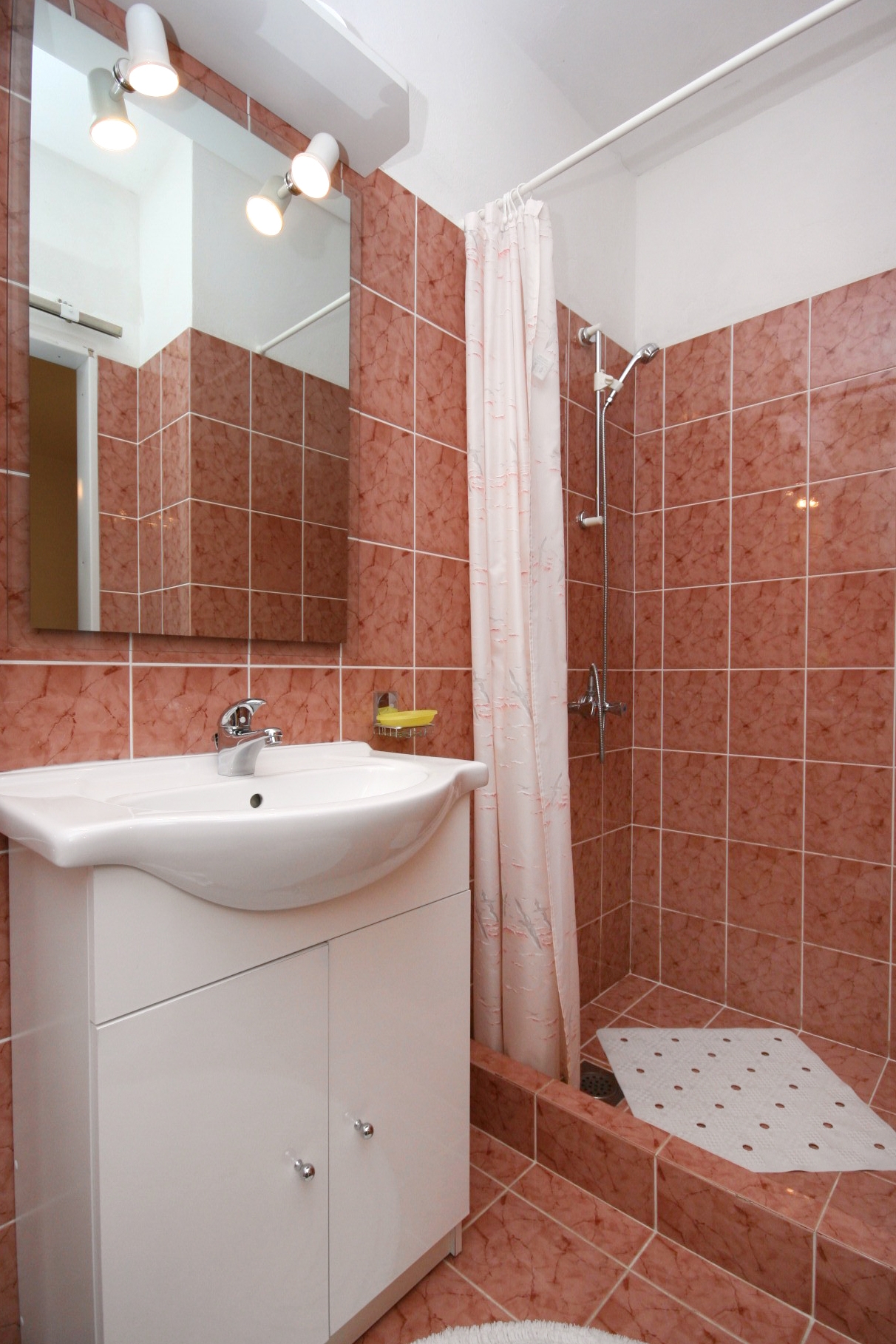 Three bedroom apartment with terrace and sea view Novi Vinodolski  A-a