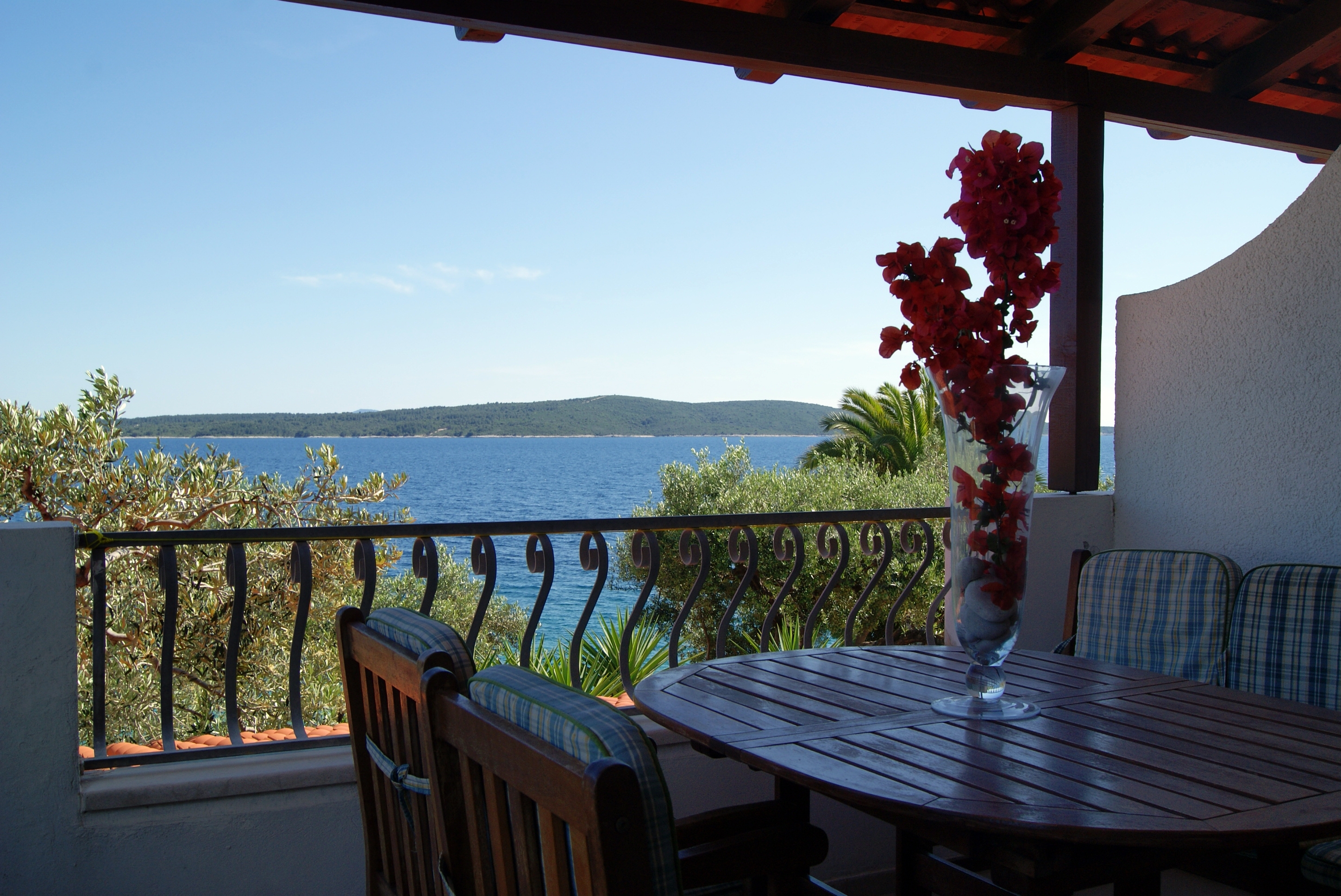 One bedroom apartment near beach Zavala (Hvar) (A-553-c)