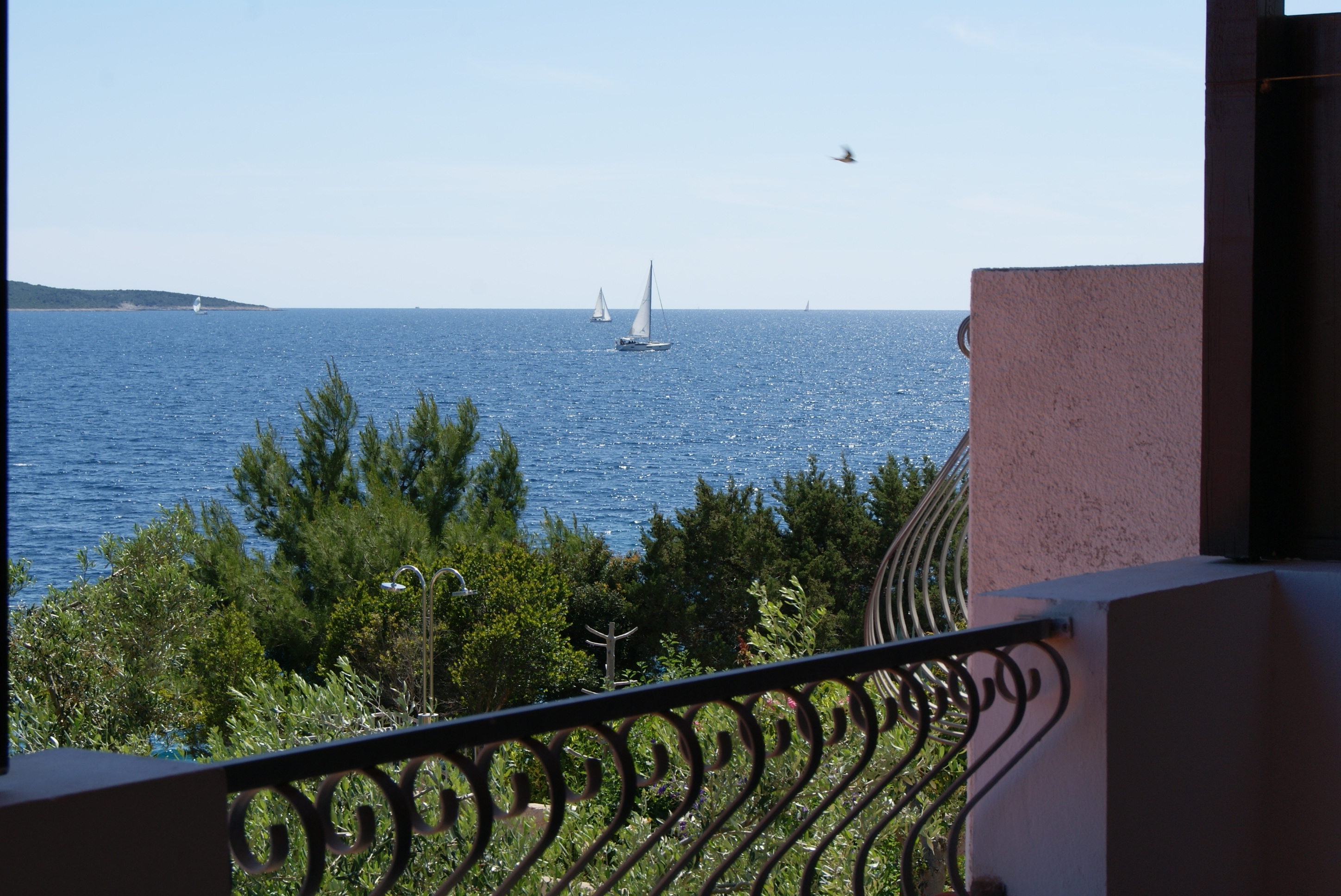 One bedroom apartment near beach Zavala, Hvar  A-c