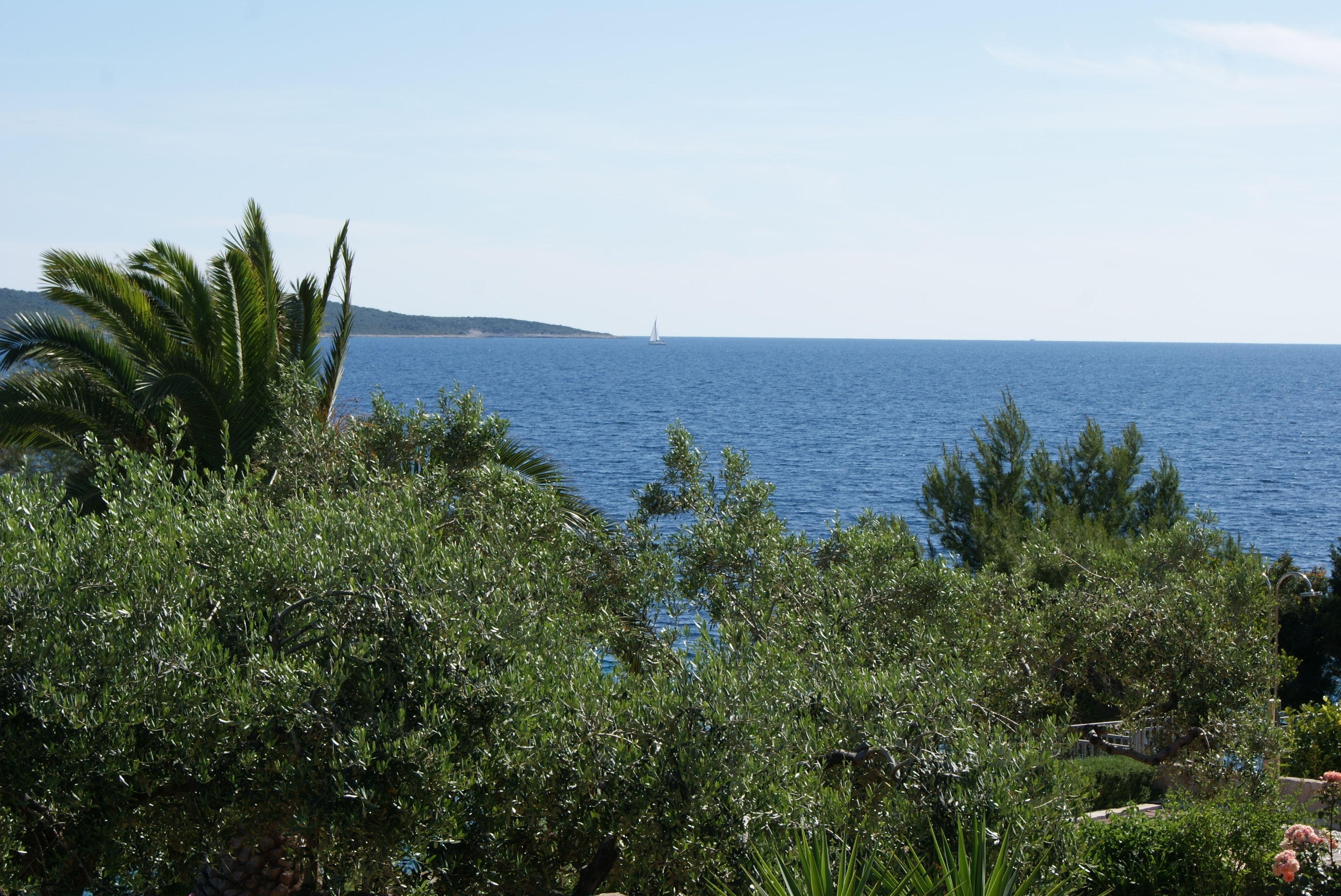 One bedroom apartment near beach Zavala, Hvar  A-c