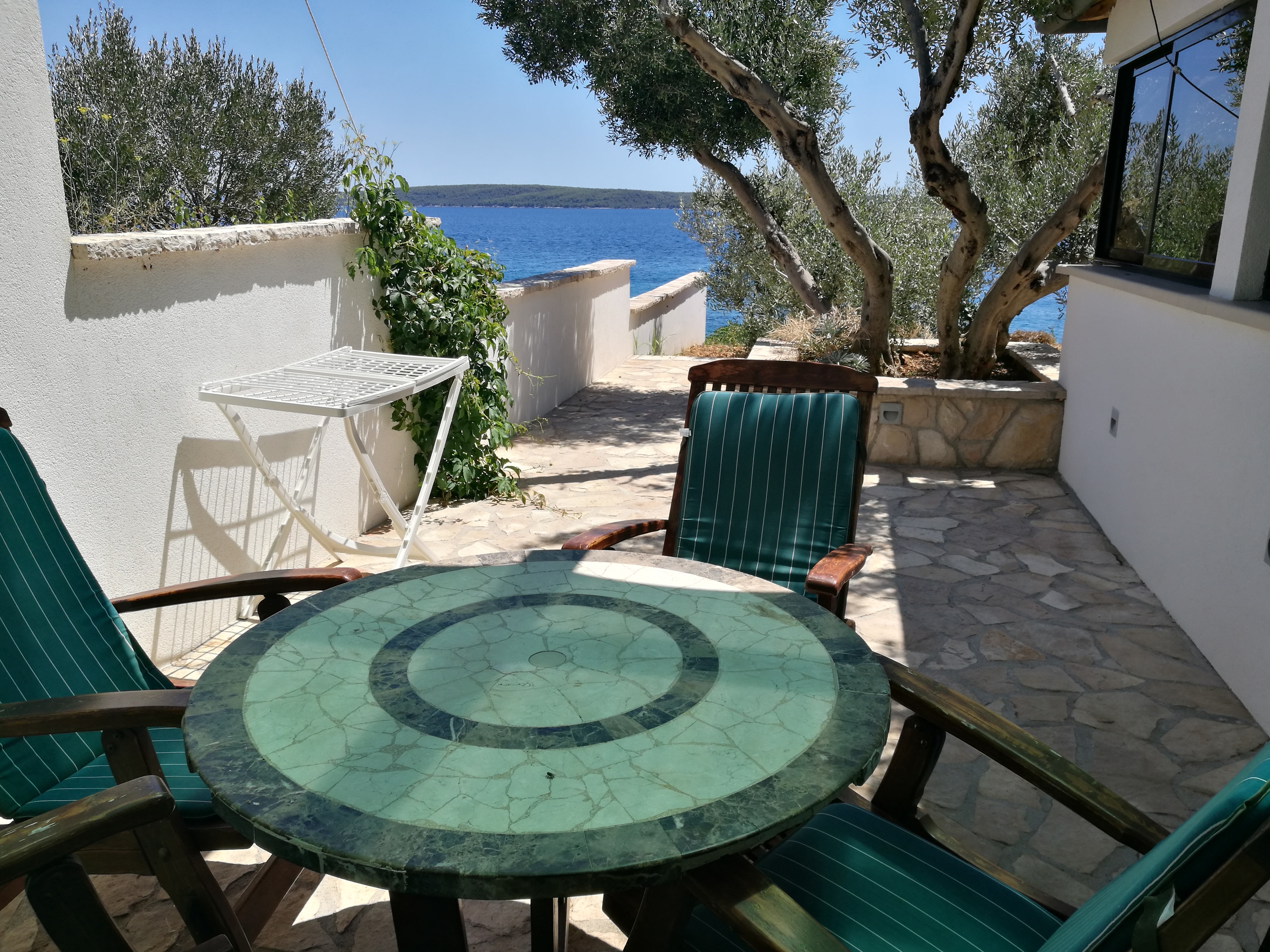 One bedroom apartment near beach Zavala (Hvar) (A-553-g)