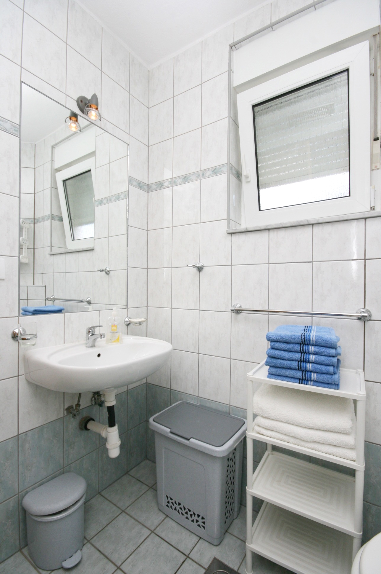 One bedroom apartment with balcony and sea view Dramalj, Crikvenica  A-b