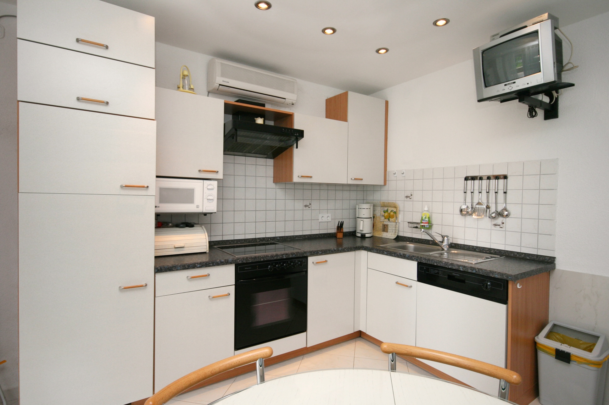 Two bedroom apartment with terrace Dramalj, Crikvenica  A-c