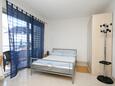 Spavaća soba Dramalj, Spavaća soba u smještaju tipa studio-apartment, WiFi.