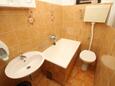 Bathroom 1 Milna, Bathroom 1 in the apartment, WiFi.