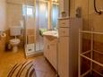 Ванная комната 1 Novi Vinodolski, Ванная комната 1 в размещении типа apartment, WiFi.