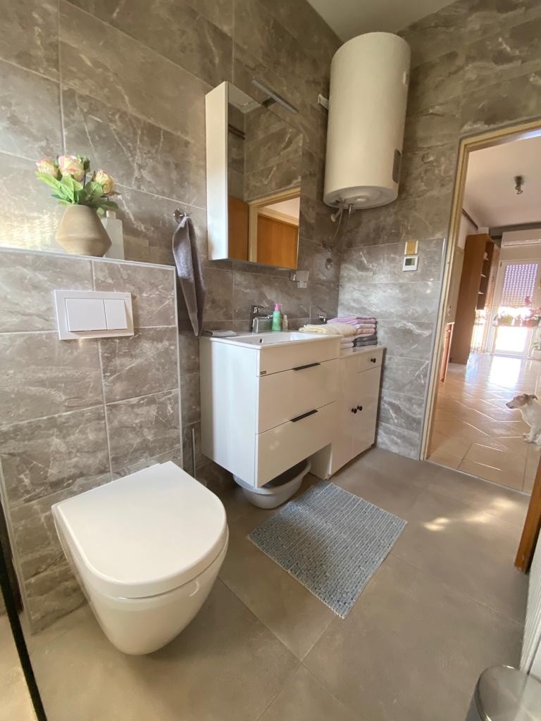 Two bedroom apartment with terrace and sea view Novi Vinodolski  A-a
