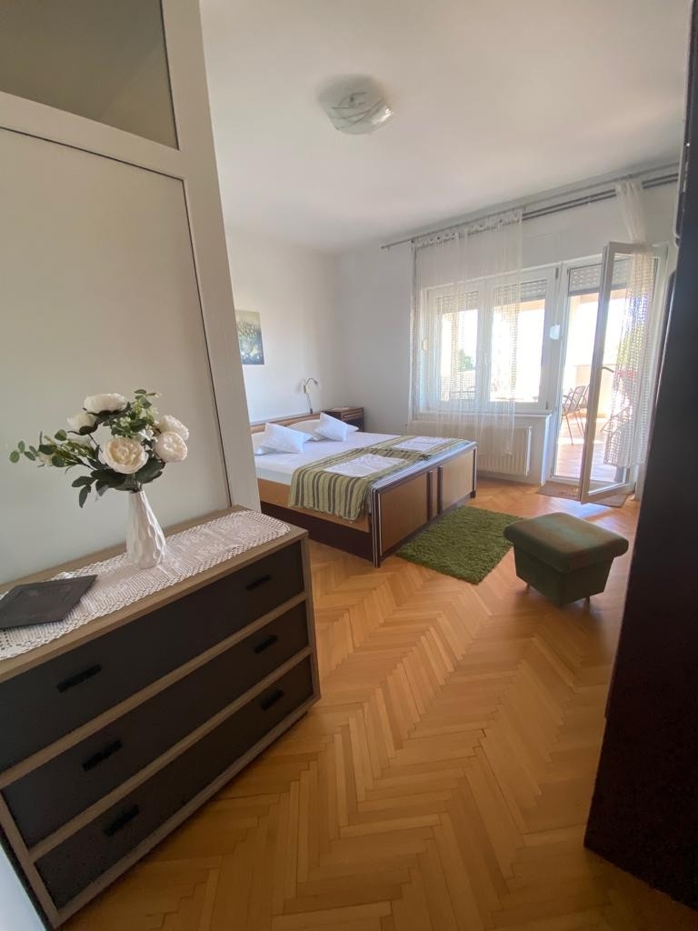 Two bedroom apartment with terrace and sea view Novi Vinodolski  A-a