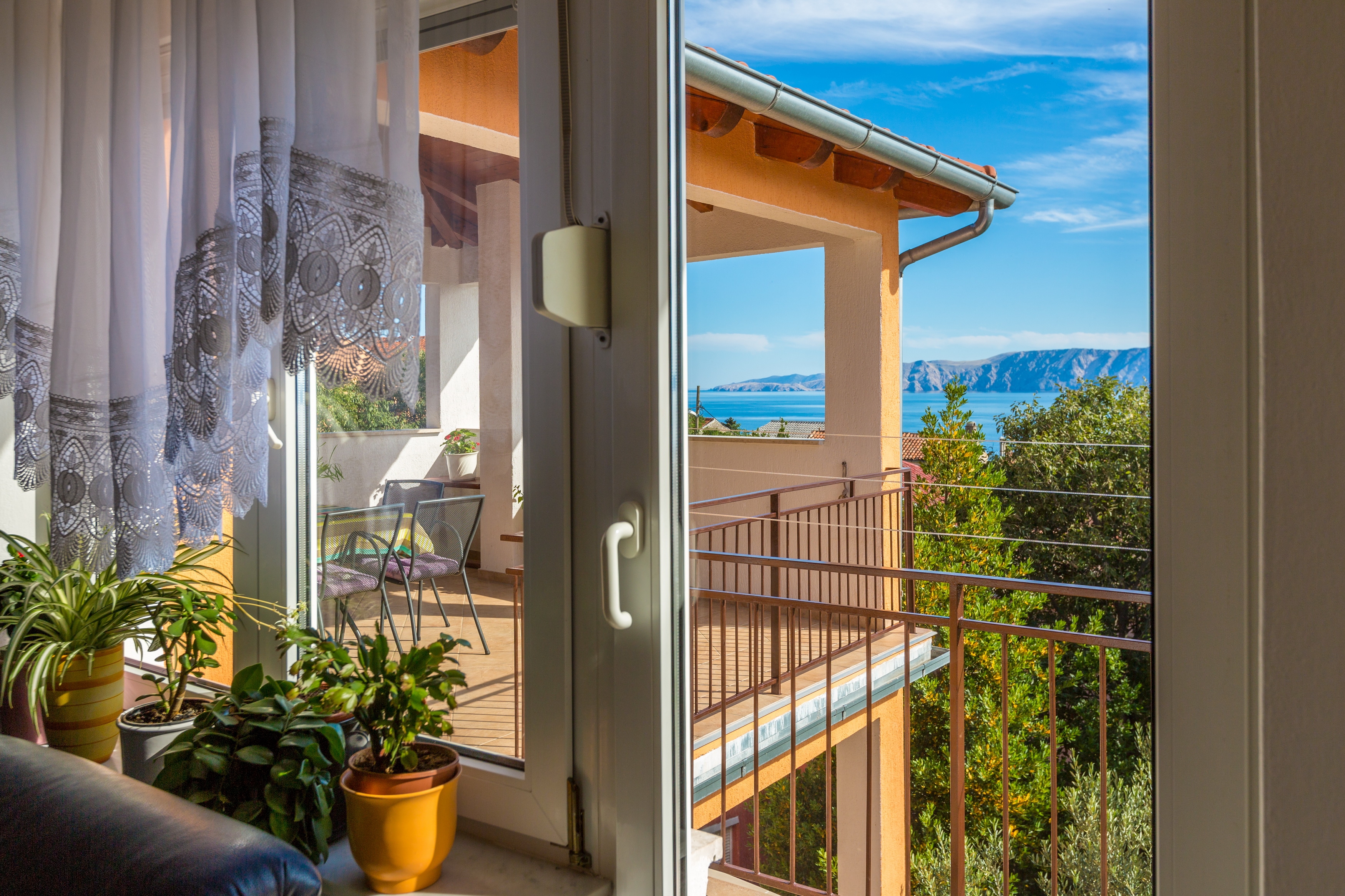 Two bedroom apartment with terrace and sea view Novi Vinodolski  A-a