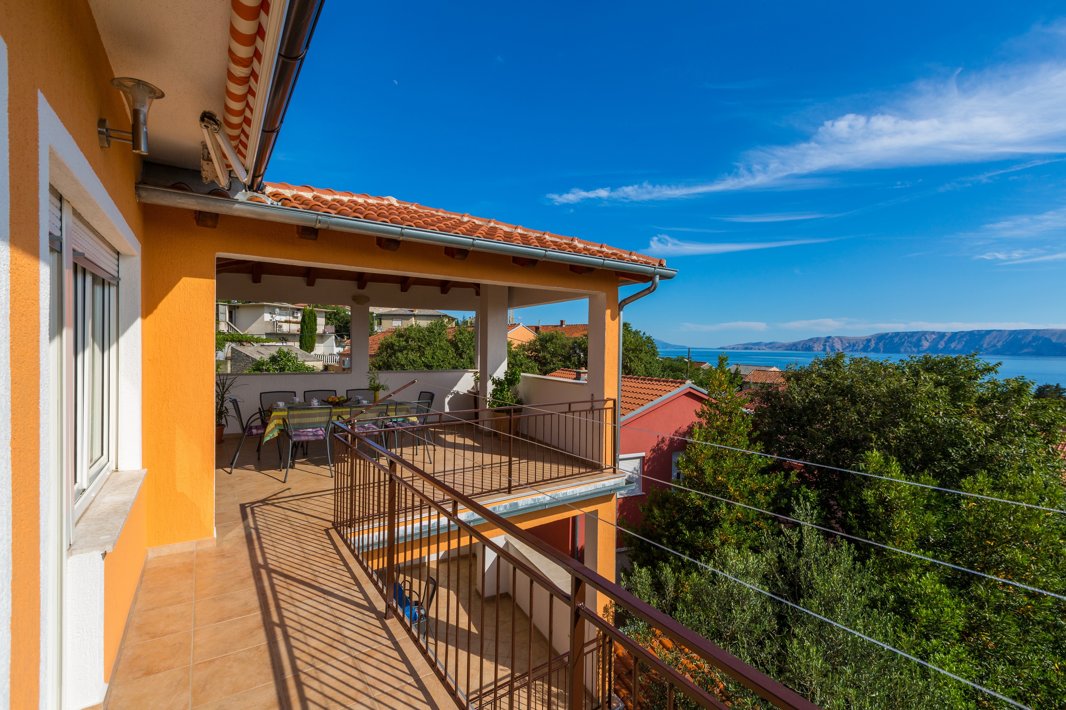 Two bedroom apartment with terrace and sea view Novi Vinodolski  A-a