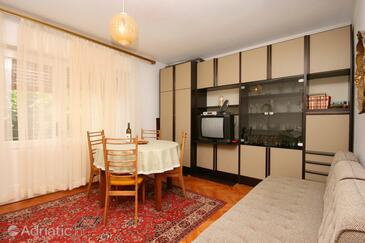 Living room Jadranovo, Living room in the apartment, dopusteni kucni ljubimci i WIFI.