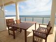 Terrace Milna, Terrace in the room, with a sea view and WiFi.