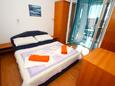 Spavaća soba Crikvenica, Spavaća soba u smještaju tipa apartment, kućni ljubimci dozvoljeni i WiFi.