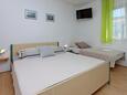 Slaapkamer Crikvenica, Slaapkamer in the studio-apartment, (pet friendly) en WiFi.
