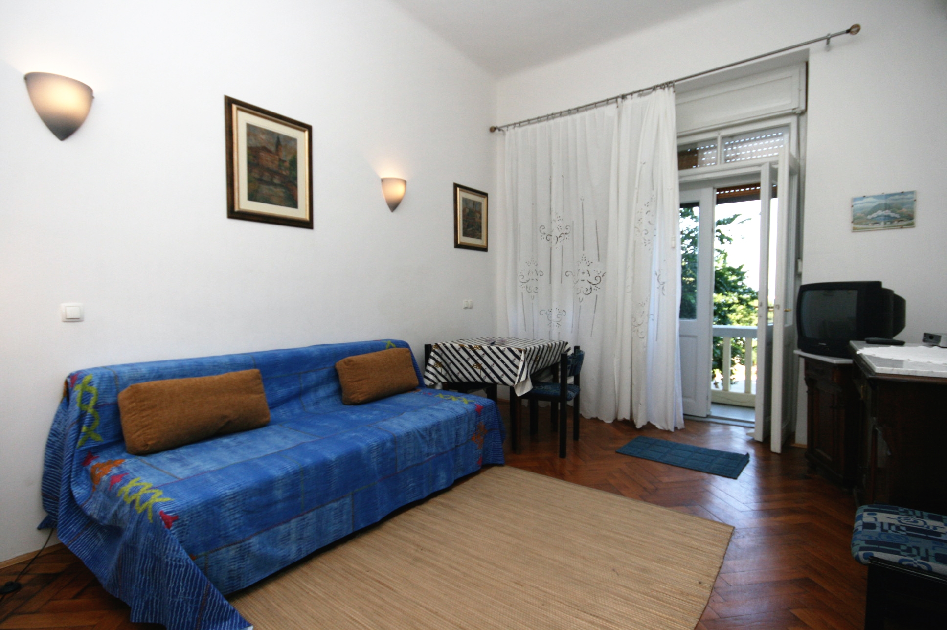 One bedroom apartment near beach Crikvenica (A-5563-a)