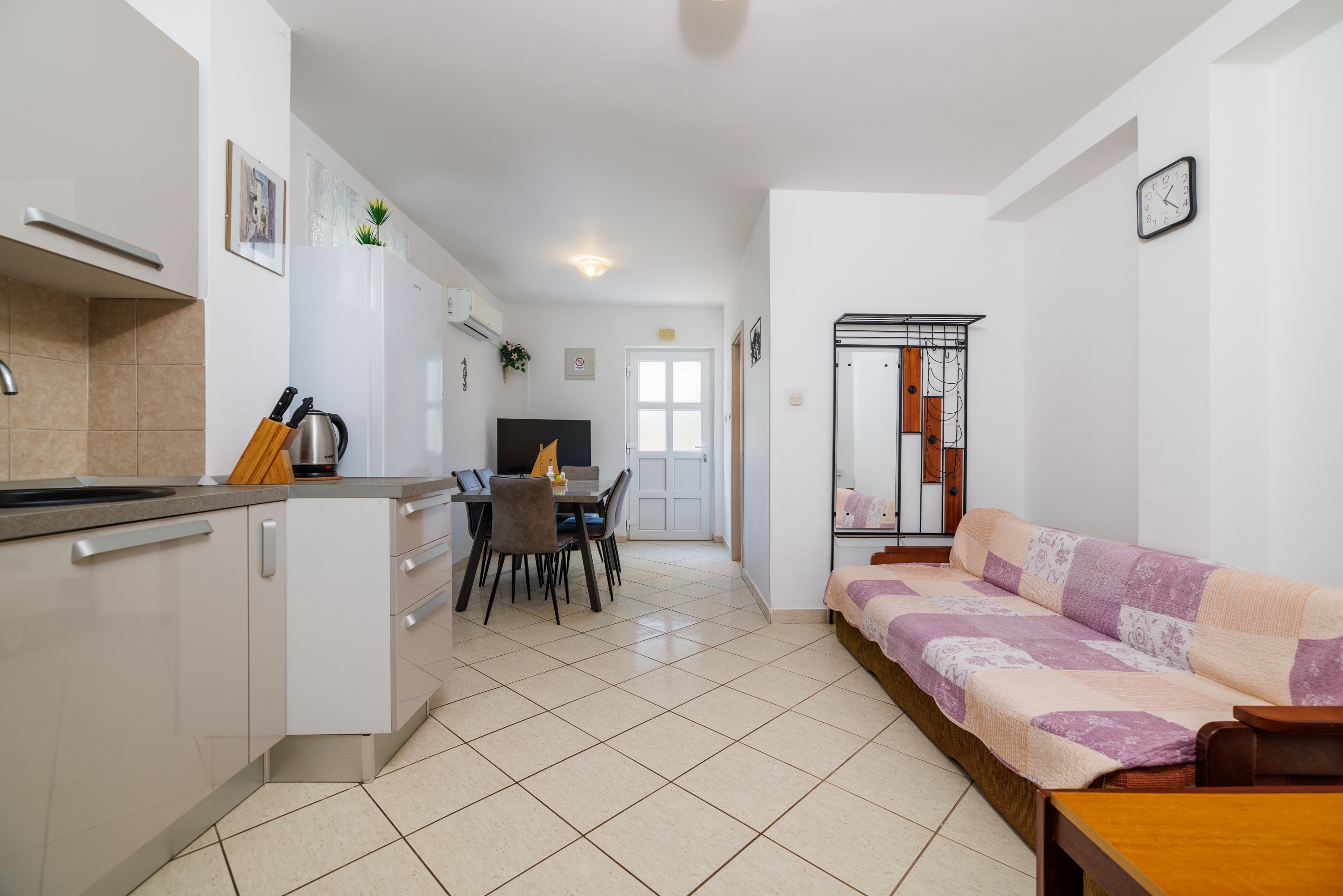 One bedroom apartment with terrace Senj (A-5569-a) One bedroom apartment with terrace Senj (A-5569-a)