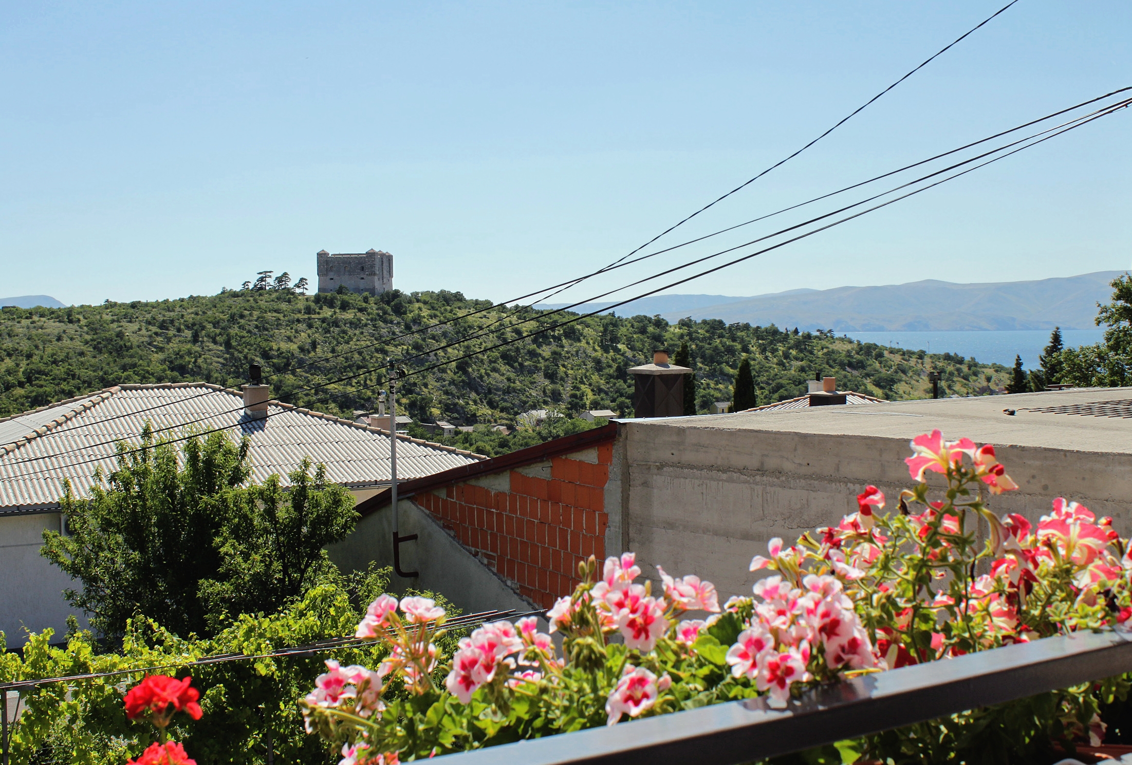 One bedroom apartment with balcony and sea view Senj  A-b