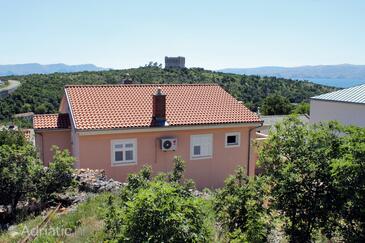 Senj, Senj, Objekt 5569 - Apartmaji in sobe s prodnato plažo.