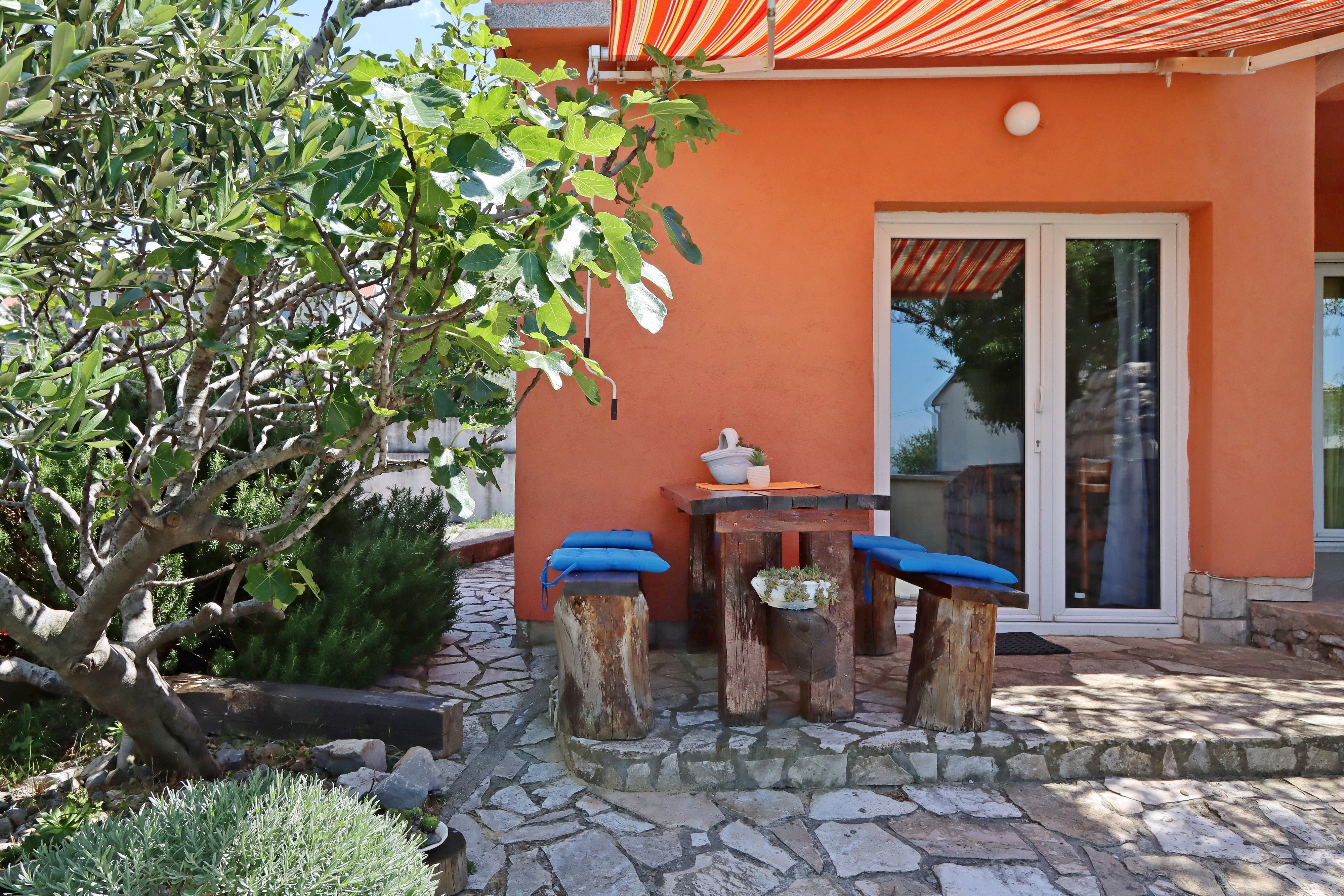 One bedroom apartment with terrace and sea view Senj  A-c