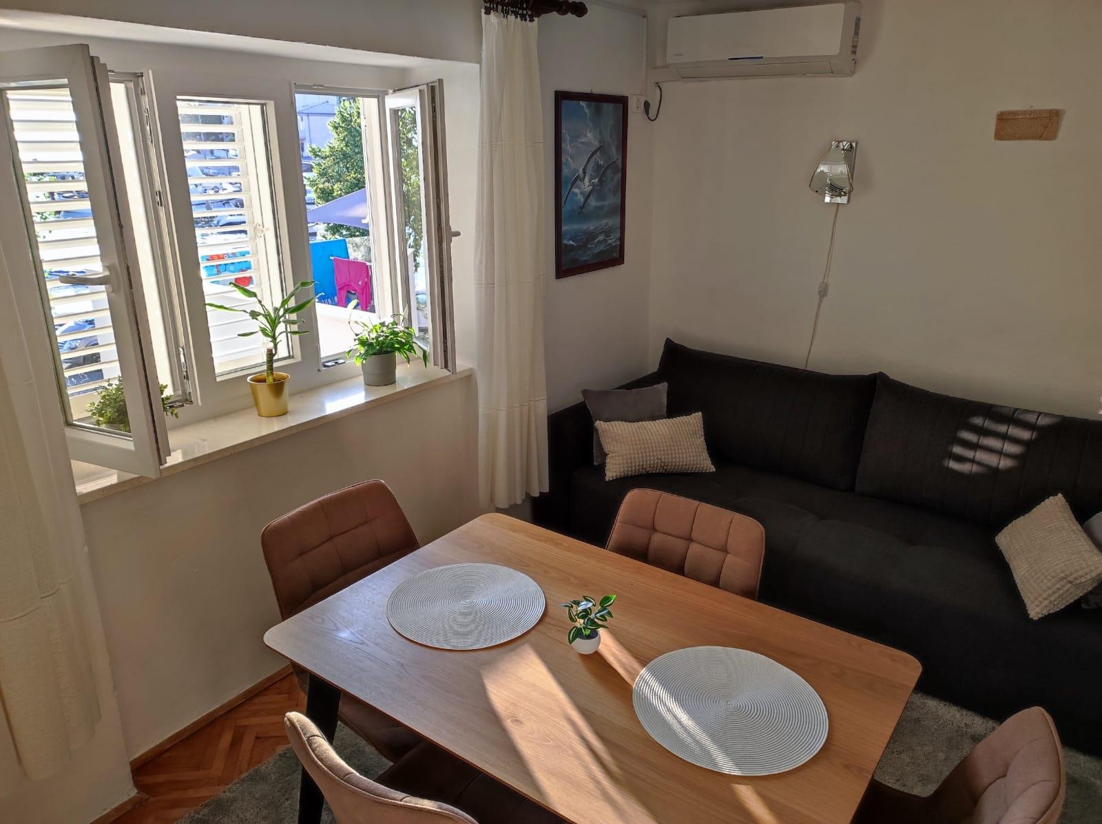One bedroom apartment with terrace and sea view Klenovica, Novi Vinodolski  A-c
