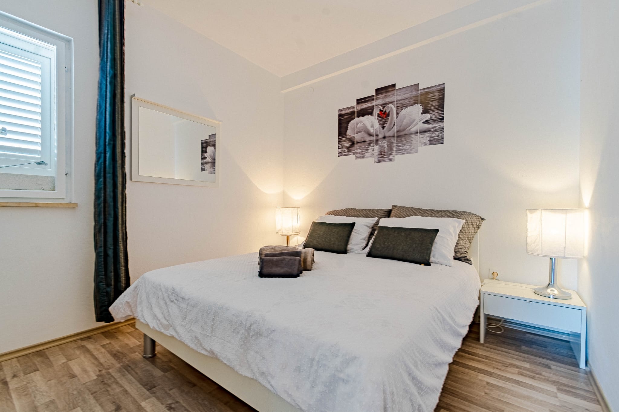 Three bedroom apartment with terrace and sea view Tri Žala, Korčula  A-e
